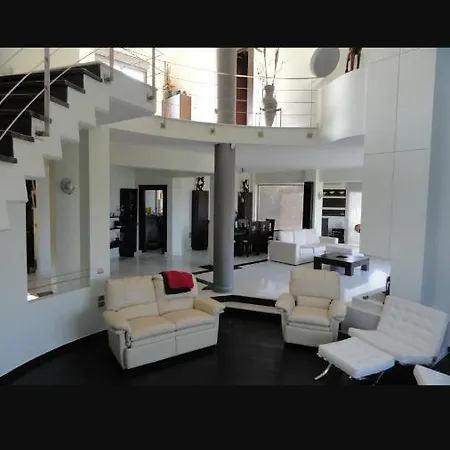 Provarma Hills Luxury Gerani Villa *